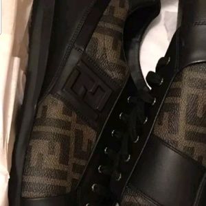 Fendi sneakers us10